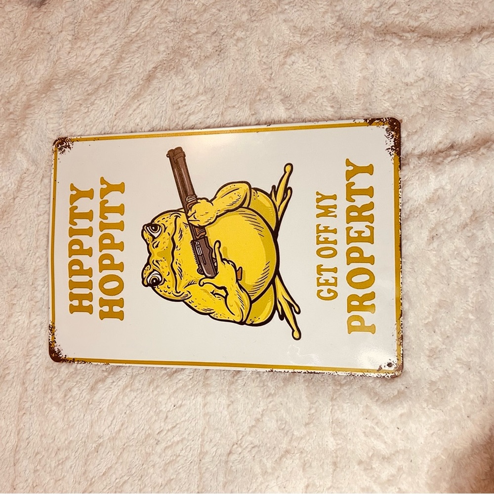 SHEIN Yellow Frog Wall Art